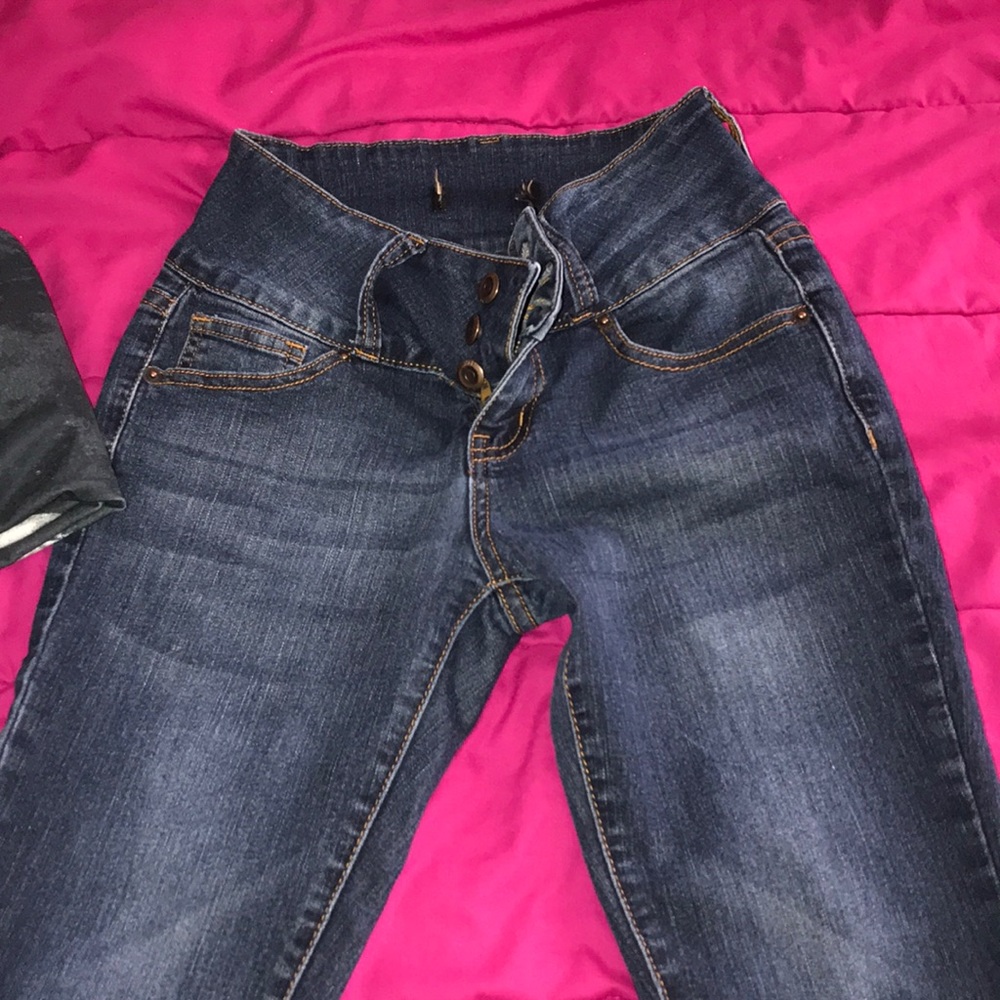 Very cute high waisted dark wash jeans